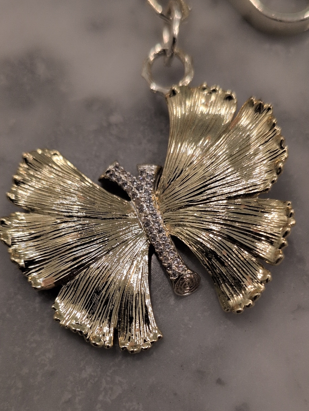 Michael Aram Butterfly Ginko Ketchain - Picture 2 of 11